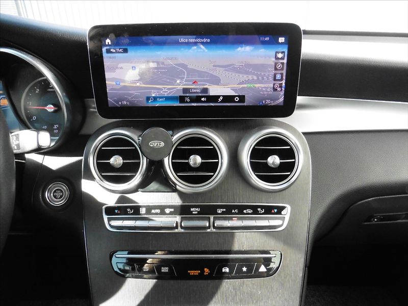 Mercedes-Benz GLC 220d 4Matic - fotka 14 z 24