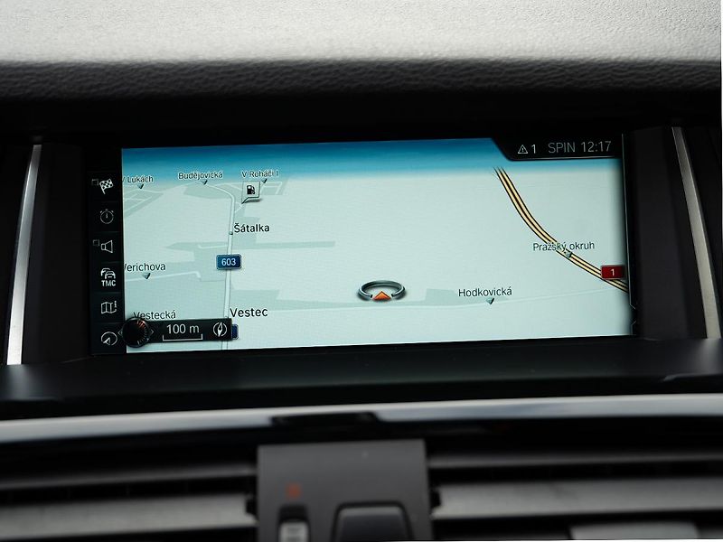BMW X3 xDrive20d (F25) - fotka 12 z 30
