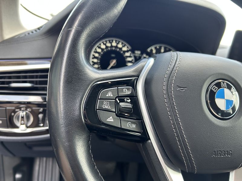 BMW Řada 5 5540i xDrive Luxury Line - fotka 26 z 37
