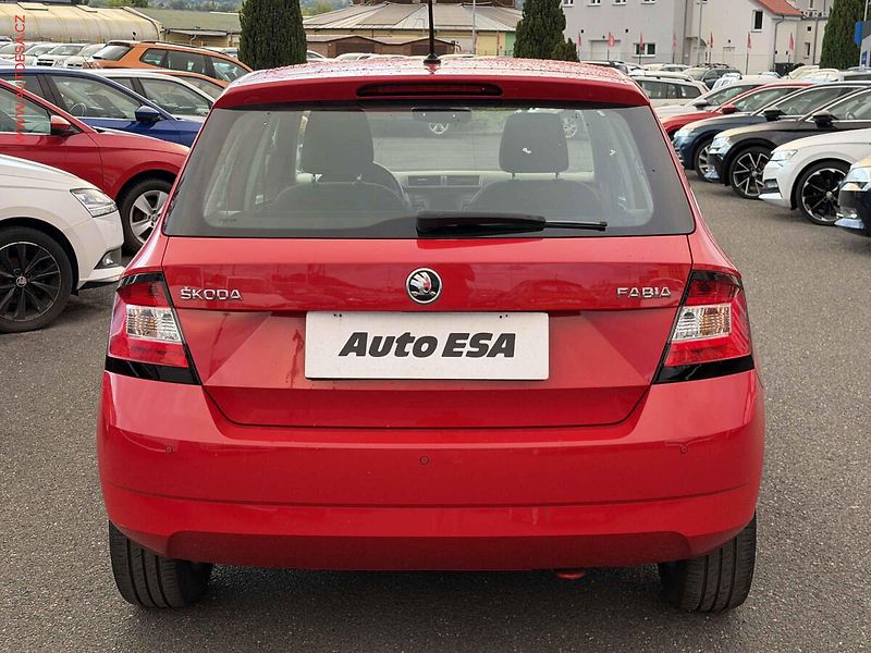 Škoda Fabia (2017) 1.2 TSI, 1.maj,ČR, AC, park - fotka 5 z 17