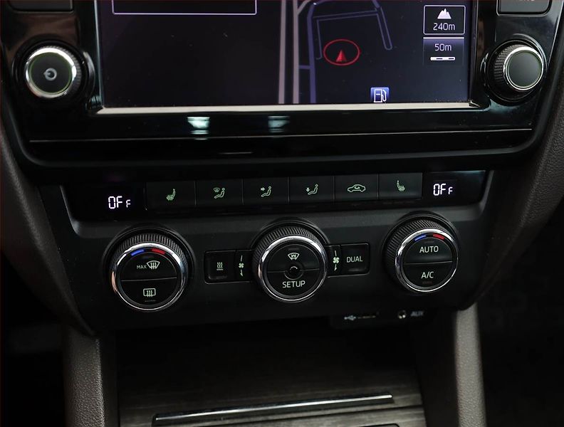 Škoda Octavia (2014) Scout 2.0 TDI, 4X4, Automat - fotka 13 z 21