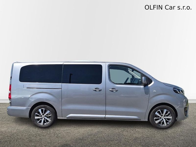 Toyota ProAce Verso Glass Shuttle 2.0 D 180 8A/T B - fotka 6 z 24