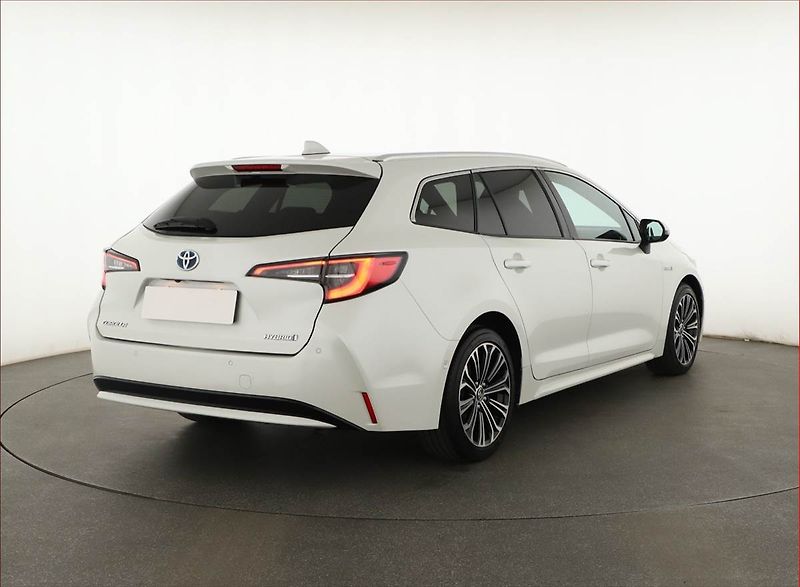Toyota Corolla (2019) 1.8 Hybrid, Automat, ČR,1.maj - fotka 5 z 15