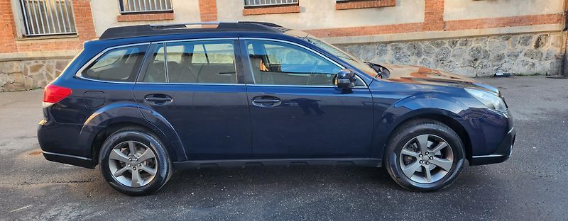 Subaru Outback (2015)  2.0D*BOXER*4x4*AUT*VÝHŘEV*ČR* - fotka 3 z 44