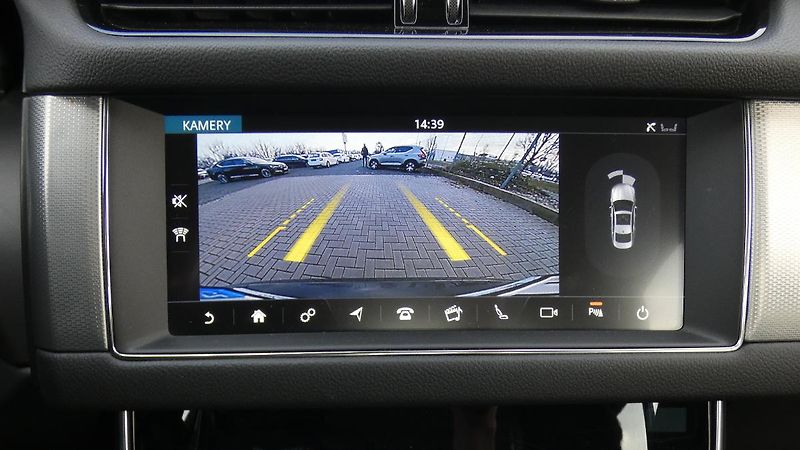 Jaguar XF 20d AWD Prestige - fotka 15 z 23