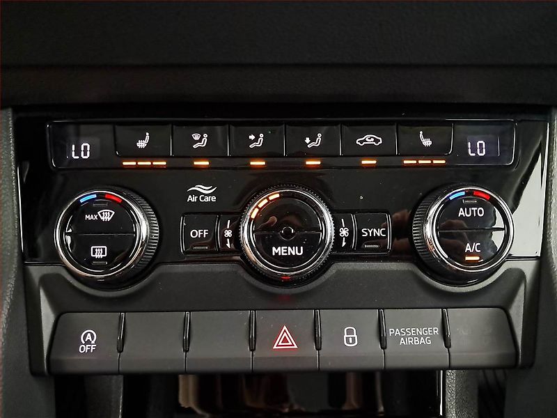 Škoda Karoq (2023) 1.0 TSI - fotka 13 z 18
