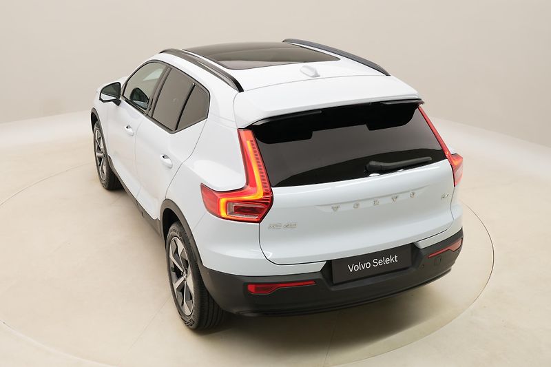 Volvo XC40 B4 DARK ULTRA AUT CZ - fotka 18 z 60
