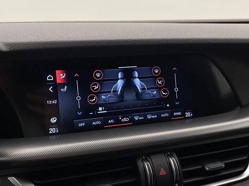 Alfa Romeo Stelvio VELOCE 2.2JTDm Q4 AUT - fotka 45 z 56