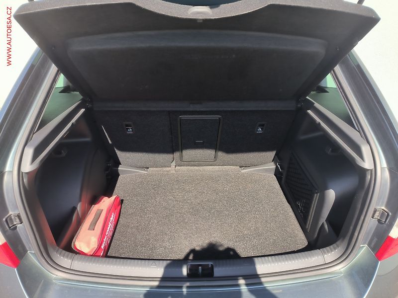 Škoda Rapid (2016) 1.6 TDi, xenon, autoAC - fotka 7 z 19