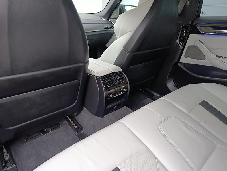 BMW M5 COMPETITION 460kW KARBON DPH  - fotka 16 z 37