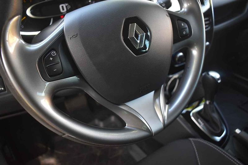 Renault Clio jezdí dobře jak na kvalitním, tak i na horším povrchu.