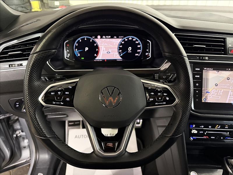 Volkswagen Tiguan Allspace R-LINE 180kW DCC H&K HUD PANO - fotka 16 z 50
