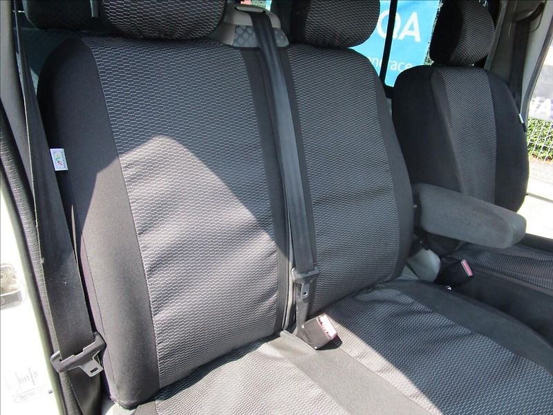 Renault Trafic 2.0dCi 115 Passenger, 9 míst - fotka 18 z 41