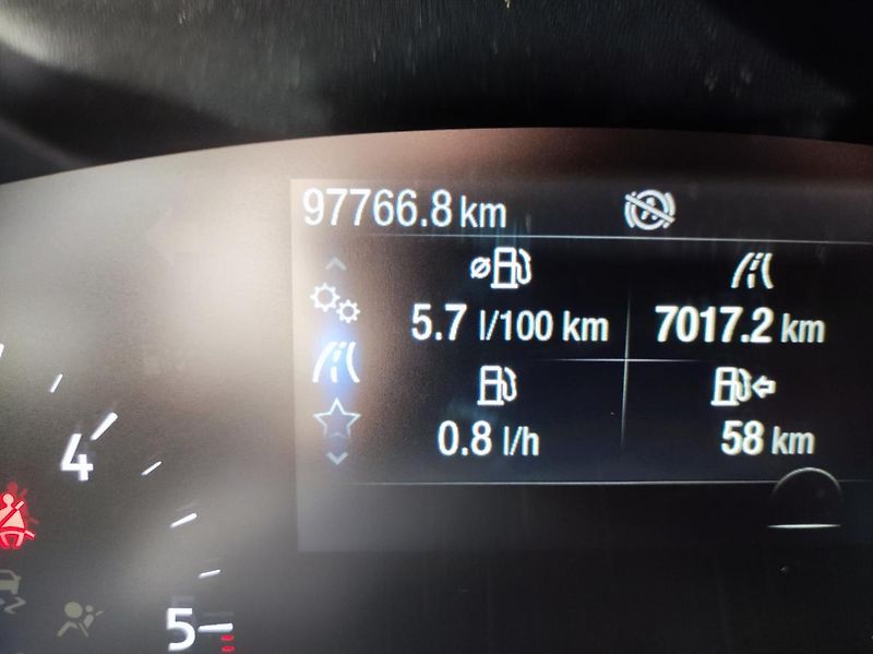 Ford Focus (2020) 1.5TDCi-88KW,ČR 1maj - fotka 10 z 25