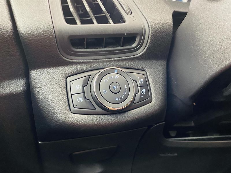 Ford B-MAX 1,0 EcoBoost 74kW - fotka 13 z 23