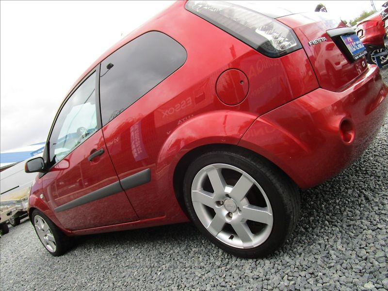 Ford Fiesta 1.4i 16V, Klima - fotka 9 z 41