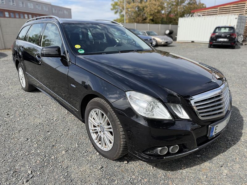 Mercedes-Benz Třídy E 250 CGI 5G NAVIGACE SERVISKA - fotka 4 z 12