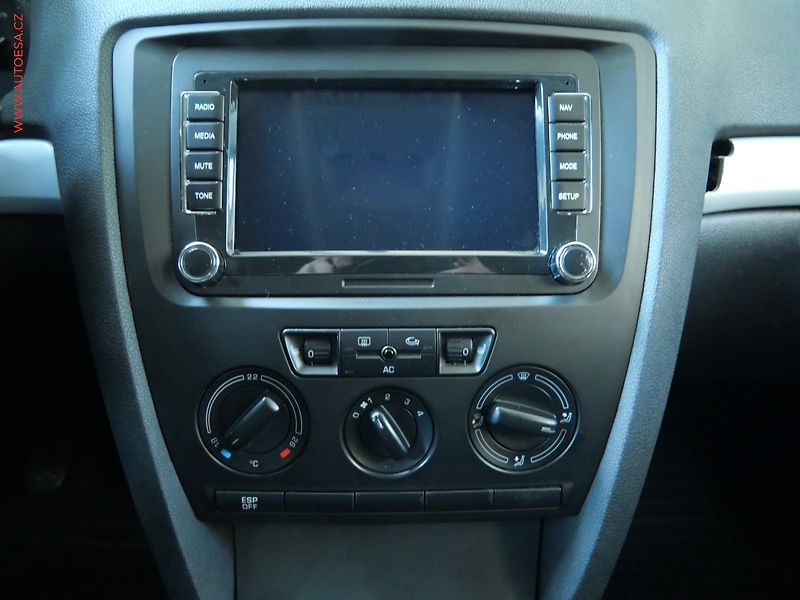 Škoda Octavia (2008) 1.9TDI, ČR, autoAC - fotka 13 z 16
