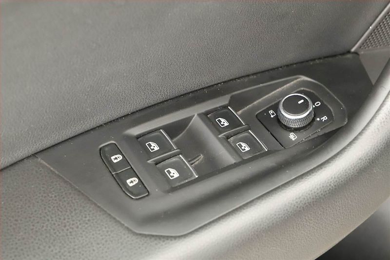 Volkswagen Touareg (2020) 3.0 TDI - fotka 9 z 18