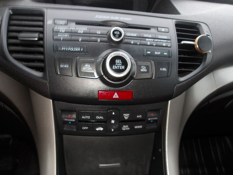 Honda Accord 2,2 i -DTEC 110kW Výbava !! - fotka 11 z 33