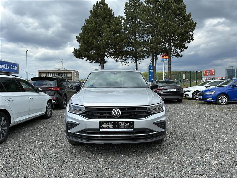 Volkswagen Tiguan 2,0 TAŽNÉ,KAMERA,HEAD-UP - fotka 4 z 31