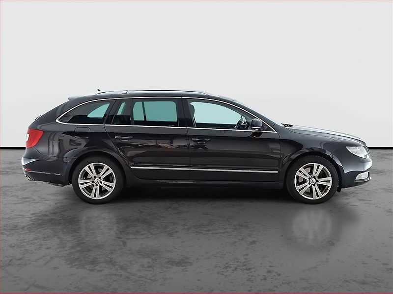 Škoda Superb (2011) Elegance 3.6 FSI V6, 4X4 - fotka 6 z 21