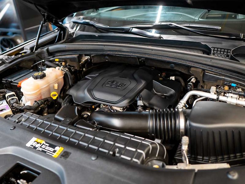 Jeep Grand Cherokee (2021) 5.7 Summit Reserve L V8 HeadUp - fotka 45 z 46