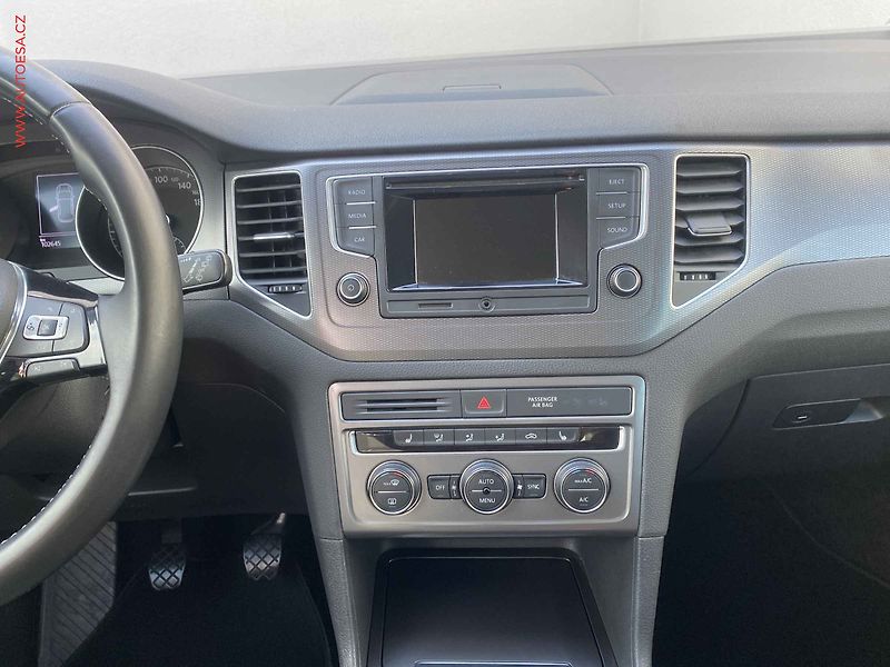 Volkswagen Golf Sportsvan (2015) 1.2 TSi, Lounge, STK6/28 - fotka 12 z 17