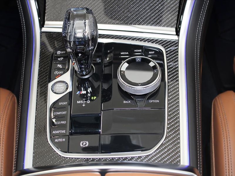 BMW Řada 8 M850I B&O Laser 1.maj.ČR   4,4 - fotka 21 z 41