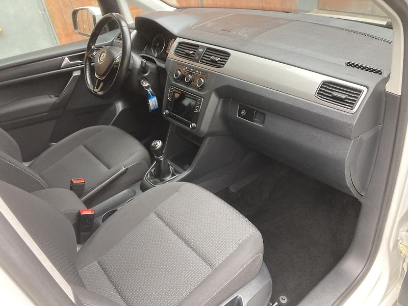 Volkswagen Caddy (2017) 1,4 TGi CNG tažné - fotka 13 z 19