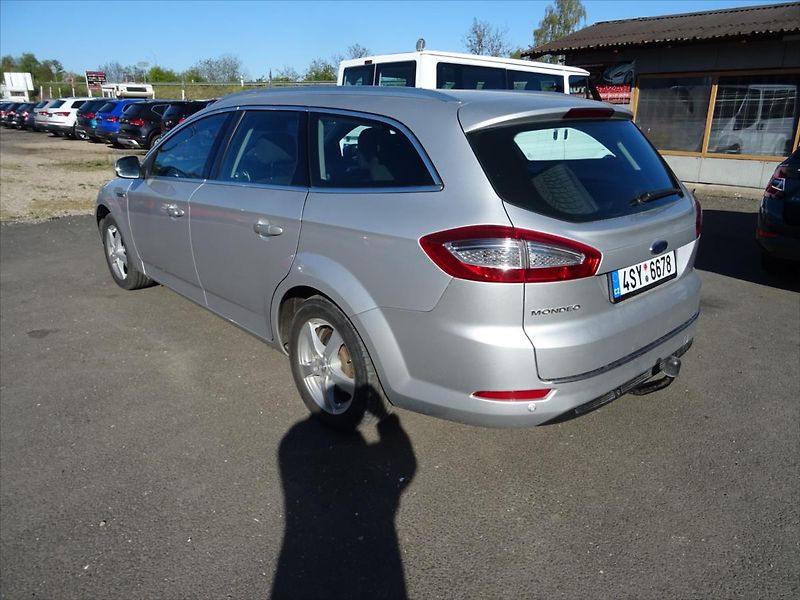 Ford Mondeo 2,0 TDI 103 kW - fotka 7 z 28