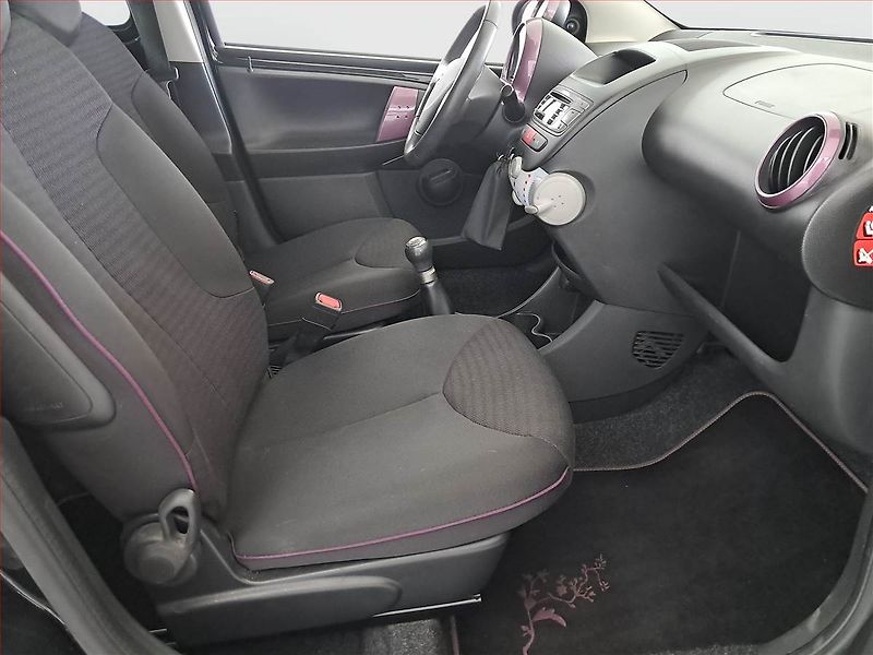 Peugeot 107 (2014) 1.0 - fotka 9 z 14