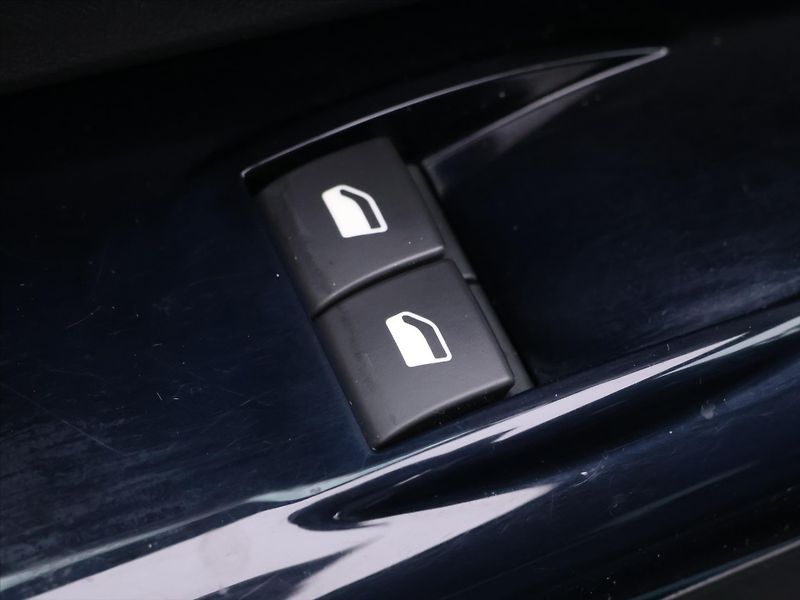 Citroën C4 Cactus 1,2 PureTech 81kW Feel CZ - fotka 15 z 32
