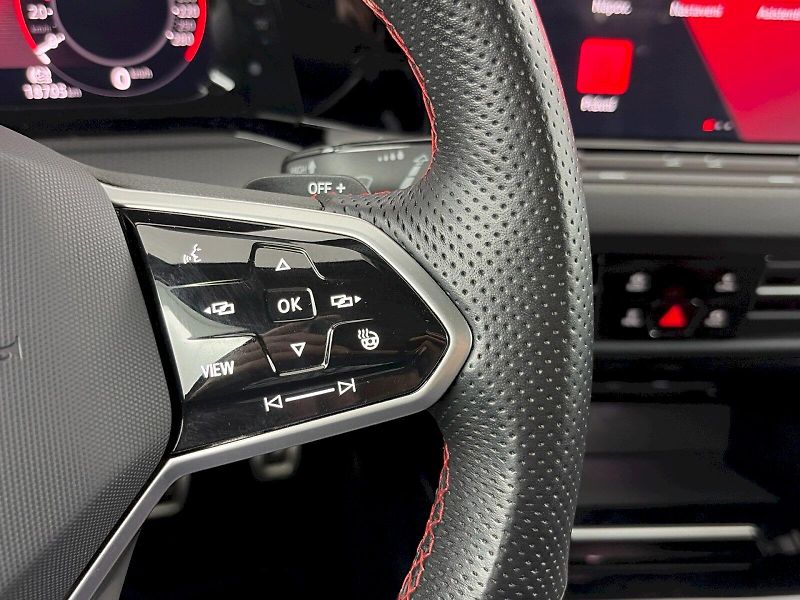 Volkswagen Golf (2023) GTI Clubsport 2.0 TSI 221kW DS - fotka 27 z 32