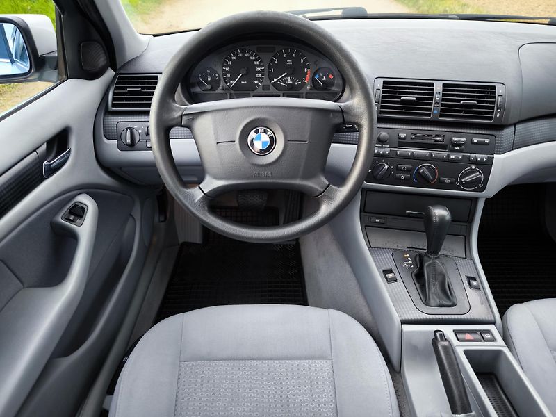 BMW Řada 3 320iAUTOMAT 6VÁLCŮ*BEZ KOROZE* - fotka 47 z 87