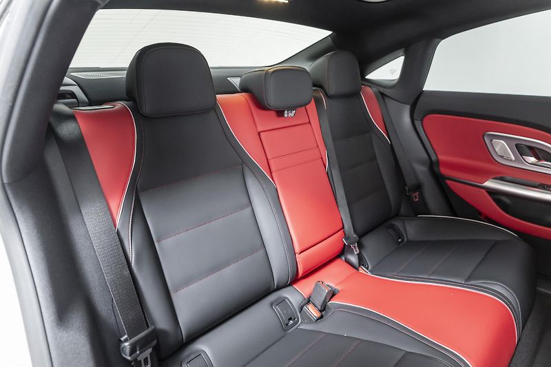 Mercedes-Benz CLA 220 AMG*4MATI*Superscreen*Pano - fotka 17 z 38