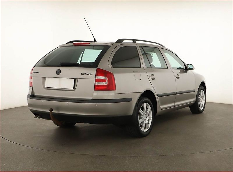 Škoda Octavia (2006) 2.0 TDI, 4X4, Tažné - fotka 5 z 12