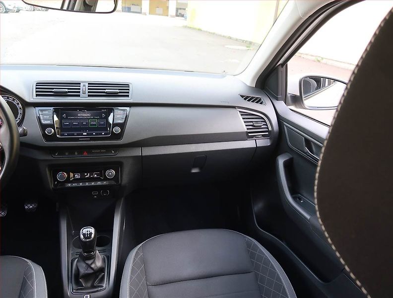 Škoda Fabia (2022) 1.0 TSI, Serv.kniha, Tempomat - fotka 8 z 23