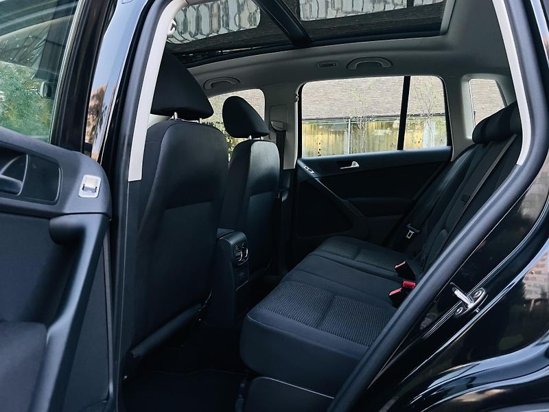 Volkswagen Tiguan 1.4TSI MANUÁL SENZORY TAŽNÉ  - fotka 30 z 45