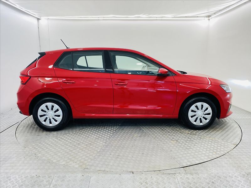Škoda Fabia 1,0 TSI 70kW Selection - fotka 21 z 23