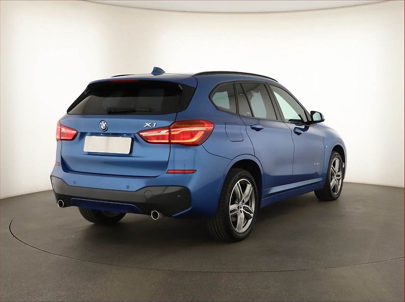 BMW X1 (2018) M Sport xDrive20d, 4X4 - fotka 5 z 19