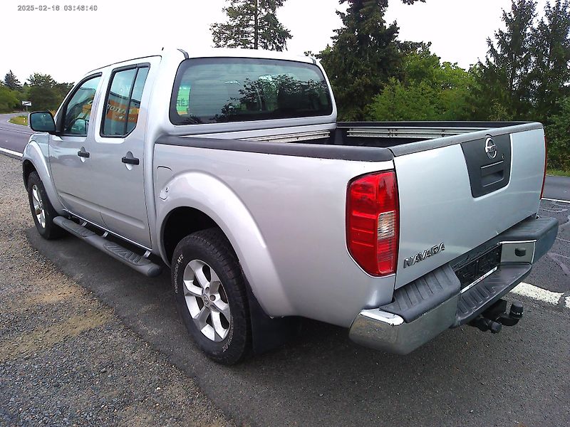 Nissan Navara 2.5 DCi, 126 kW,klima,nová STK - fotka 3 z 20