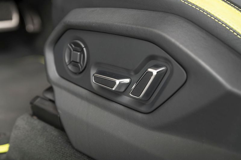 Lamborghini Urus Graphite Capsule/Pano/B&O 3D - fotka 13 z 27