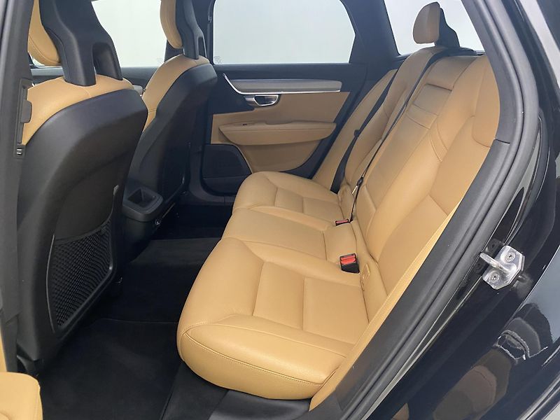 Volvo V90 D4 MOMENTUM AUT  - fotka 5 z 42