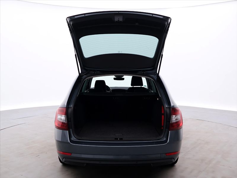 Škoda Octavia 1,4 TSI 110kW DSG 1.maj Klima - fotka 9 z 29