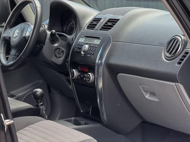 Suzuki SX4 1.6 4x4 PŮVOD ČR - fotka 12 z 23