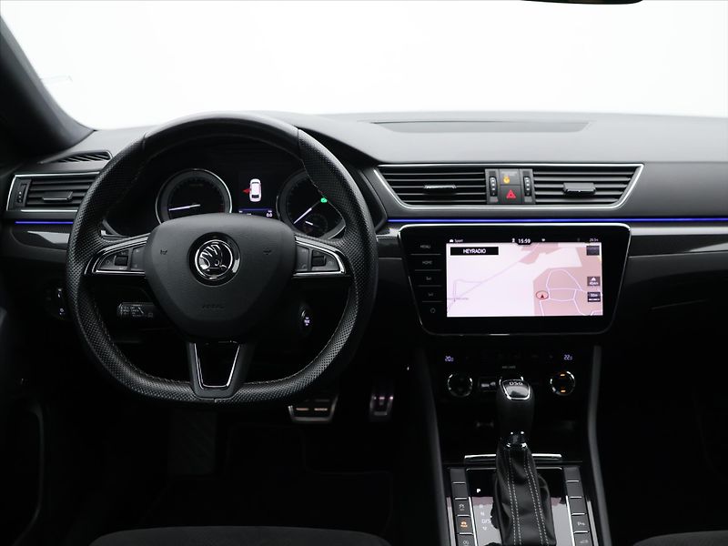 Škoda Superb 2,0 TDI 140kW Sportline Aut.kl - fotka 21 z 28