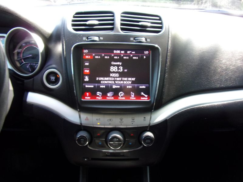 Dodge Journey (2015) 3.6L V6 208kW SXT AUTOMAT 7MÍS - fotka 11 z 21
