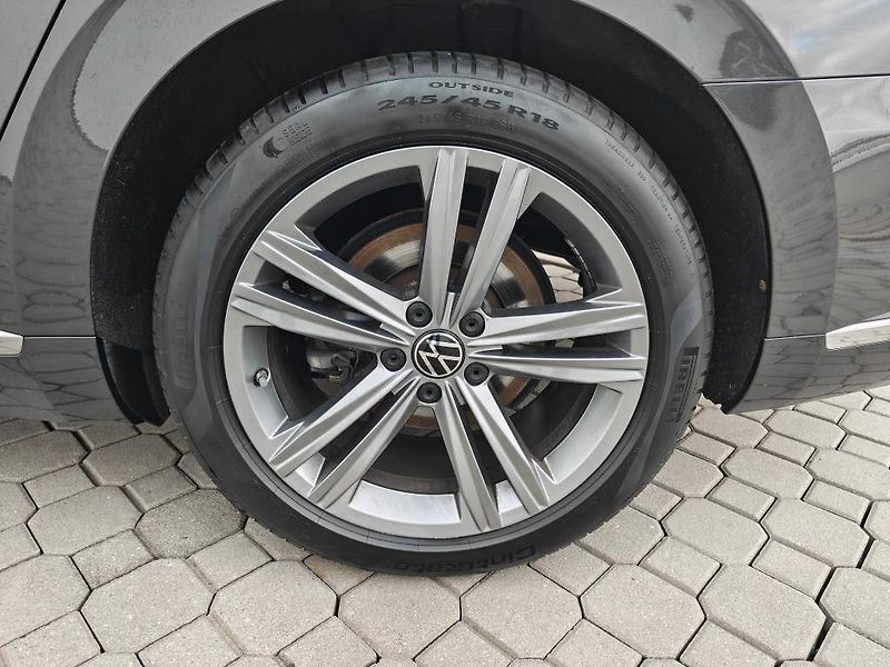 Volkswagen Arteon R-Line 6G 1,5TSI - fotka 20 z 22