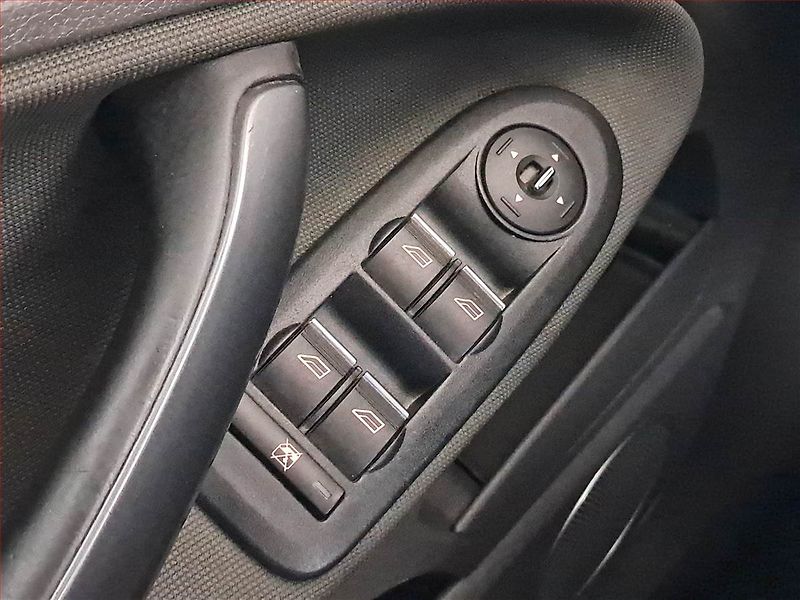 Ford Kuga (2010) 2.0 TDCi, 4X4, Tempomat - fotka 17 z 17